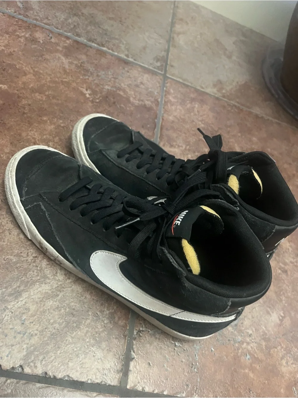 Nike stylish black